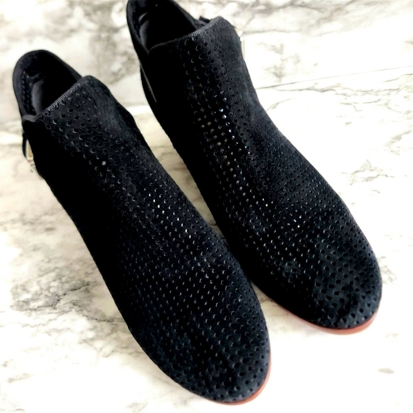 Sam Edelman Black Suede Leather Perforated Ankle Boots With Silver Buckle, Sz 7 - Picture 3 of 14